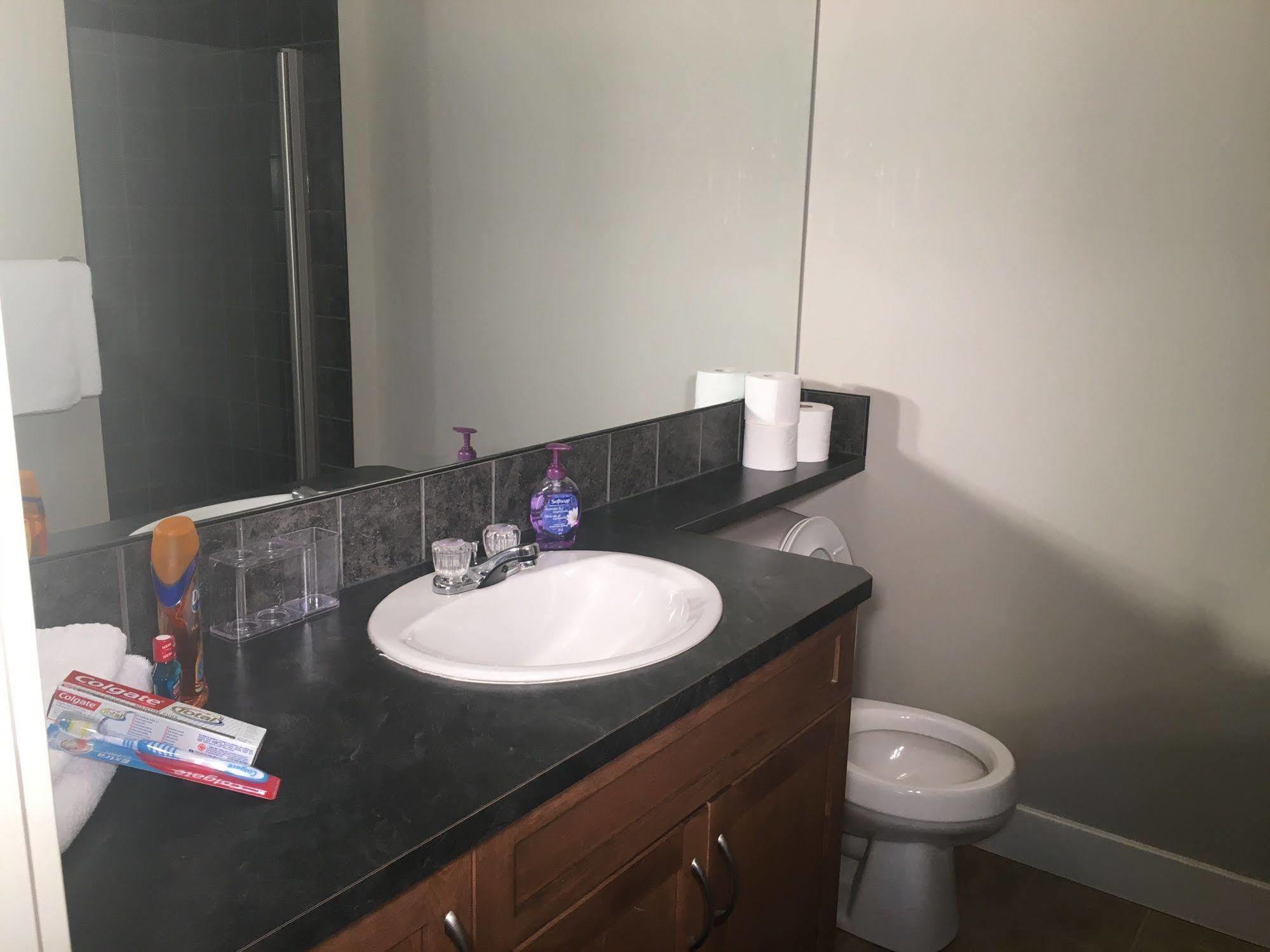 Olympic Suites Κάλγκαρι Εξωτερικό φωτογραφία